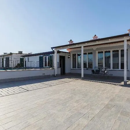Con Vista E Terrazzo